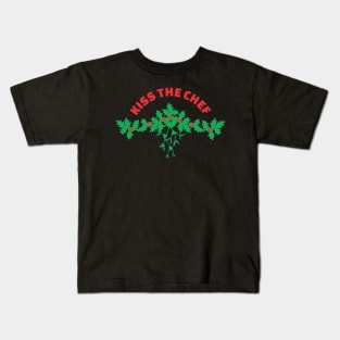 KISS THE CHEF - Mistletoe - Christmas Kids T-Shirt